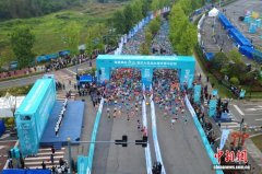 6000名选手畅跑2026重庆大足龙水湖半程马拉松